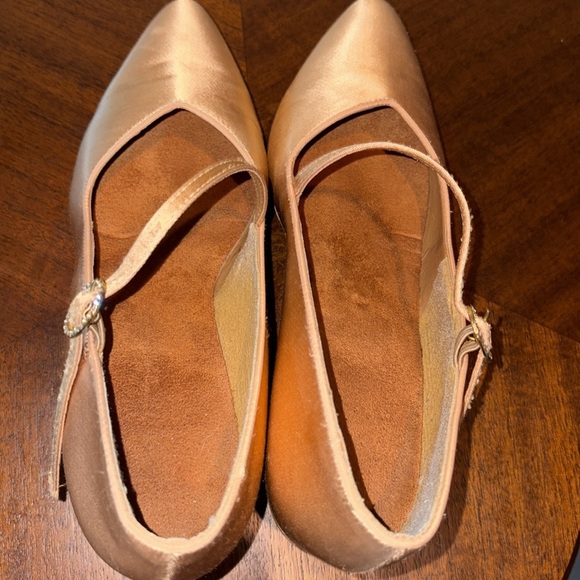 Ballroom dance shoes  satin  light Peach/rose gold  rhinestone buckle
Leather so - Picture 9 of 16